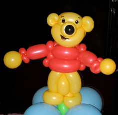 Winnie the Pooh Balloon Sculpture