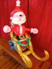 Santa in the Sleigh Balloon Art