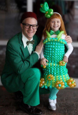 Smarty Pants creates balloon dress for daughter Penny