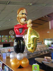 Balloon Saxophone Balloon Sculpture