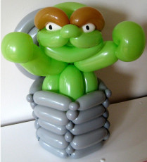 Oscar the Grouch Balloon Sculpture