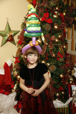 Kids love the Holiday Themed balloon art by Smarty Pants
