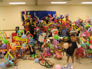 Eveyrone can make balloons in these great workshops!