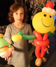 Kids love Holiday Balloon Twisting from Smarty Pants