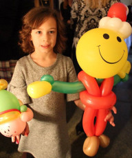 Kids love Holiday Balloon Twisting from Smarty Pants