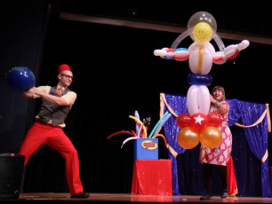 Smarty Pants Big Balloon Show